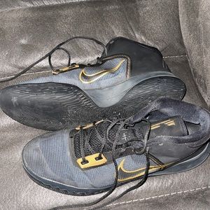 Men’s Nike basketball shoe size 14